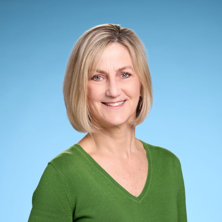 Gray-Vicki-30902 (2)